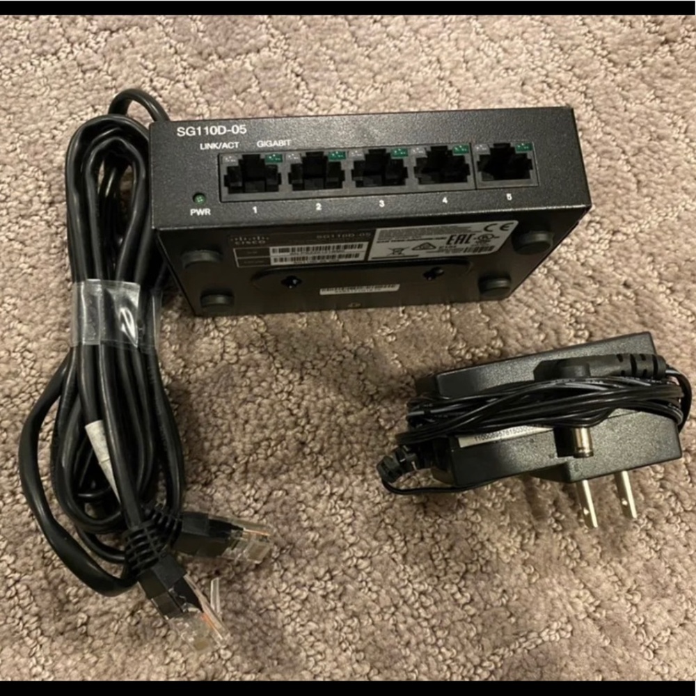 Cisco SG110D-05 Desktop Switch